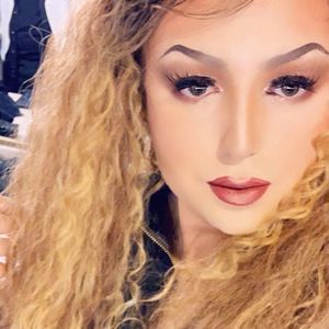 Meet your Posher, Mae